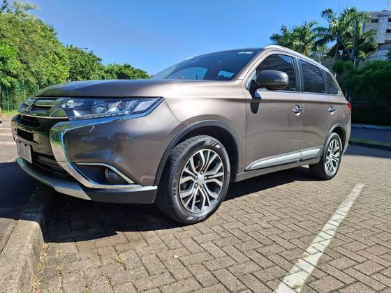 MITSUBISHI OUTLANDER 2.2 4X4 16V DIESEL 4P AUTOMÁTICO
